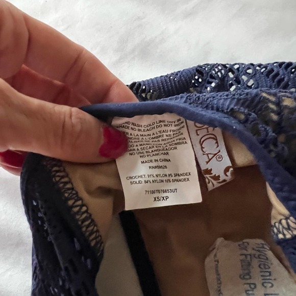 NWT! BECCA - Show & Tell One-Piece Swimsuit - X-small - Picture 7 of 8